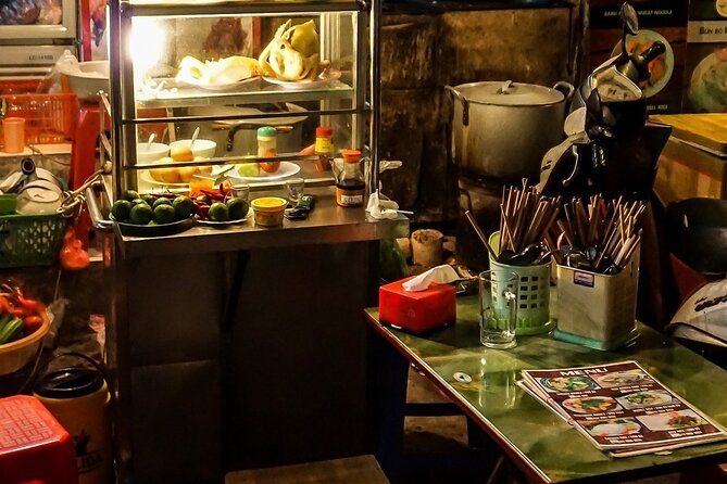Hanoi Street Food Tour - Side streets, small corners, and the practical value of a guide