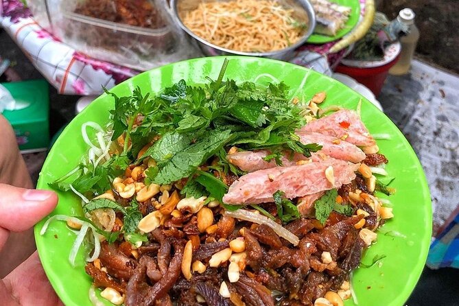 Hanoi Street Food Tour - Fried snacks, banh mi, and sweet finishes