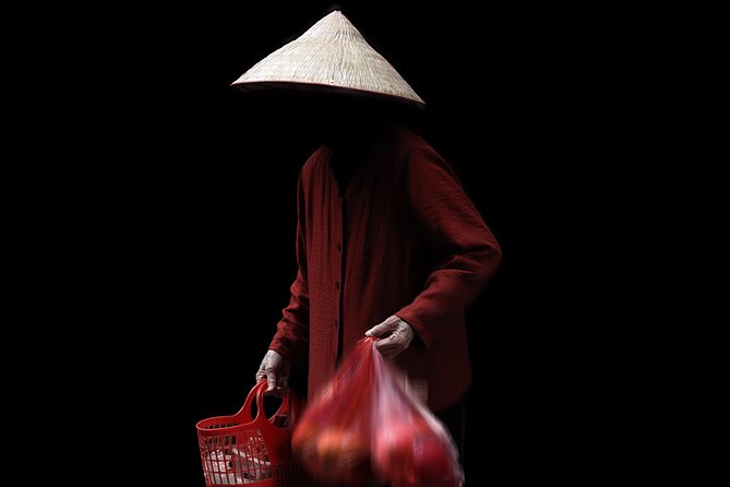 Hanoi Street Photography with a Pro – Phone & Camera - Key points to know before you book