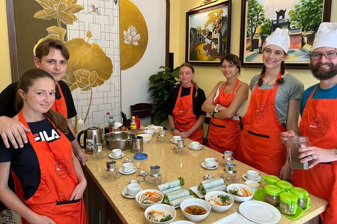 Hanoi Tea Workshop: Specialty Fresh Lotus Tea from West Lake - Practicing the right way to brew lotus tea