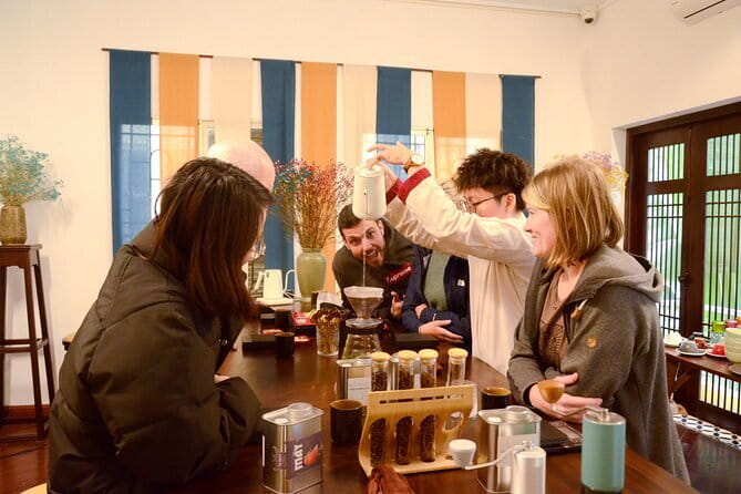 Hanoi Tea Workshop: Specialty Fresh Lotus Tea from West Lake - The seasonal question: what fresh lotus means