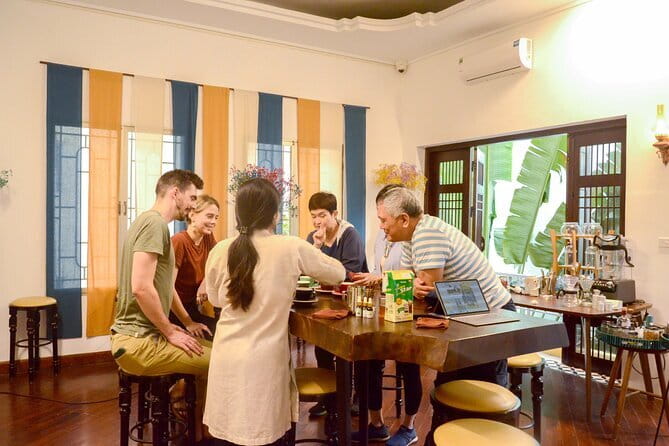 Hanoi Tea Workshop: Specialty Fresh Lotus Tea from West Lake - A small group, but not a private lesson