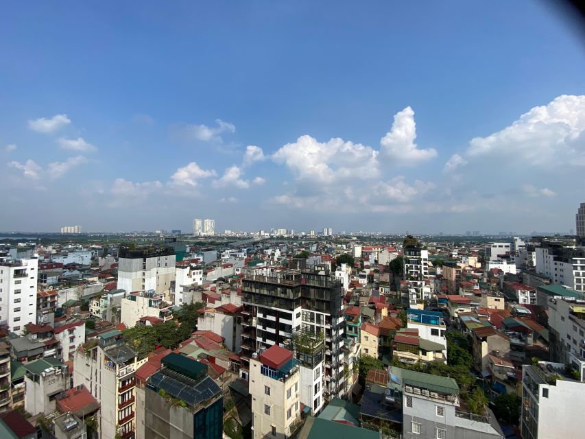Hanoi: The Hidden Old Quarter Experience - Dong Xuan Market in fifteen minutes