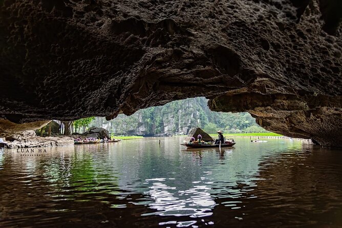 Hanoi to Ninh Binh Day Trip: Mua Cave, Trang An Boat Ride - Lunch - Cycling through rice fields, with an easier option