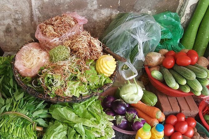 Hanoi Vegan Food Tour - Eating your way through the Old Quarter