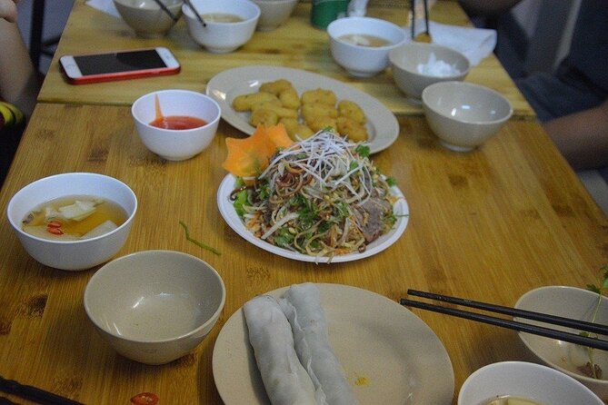 Hanoi Vespa Tours: Hanoi Vintage Vespa Food Tours - What the guides add to the evening