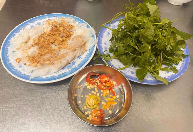 Hanoi: Vietnamese Street Food Tour with Egg Coffee - Small Groups Are Better for Hanoi Traffic