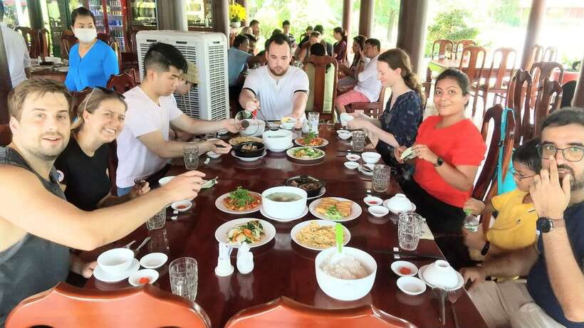 HCM: Mekong Delta Islands Boat & Tuk-Tuk Tour with Tastings - Lunch beside the canals