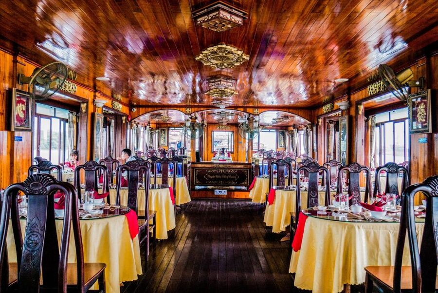 HCM: Saigon River Dinner Cruise - Dinner, music, and the 7:45 PM river run
