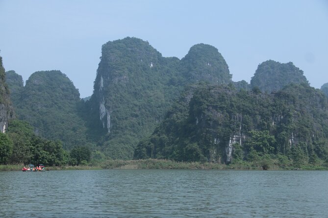Hidden Ninh Binh Luxury Full Day Group Tour (Tam Coc - Hoa Lu) - Who should book this experience?
