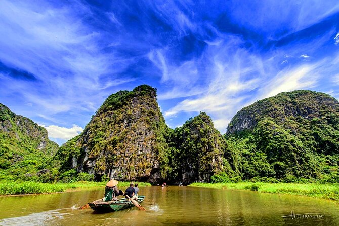 Highlight Ninh Binh Full Day Tour Tam Coc Boat, Mua Cave, Hoa Lu - Mua Cave and the nearly 500-step climb