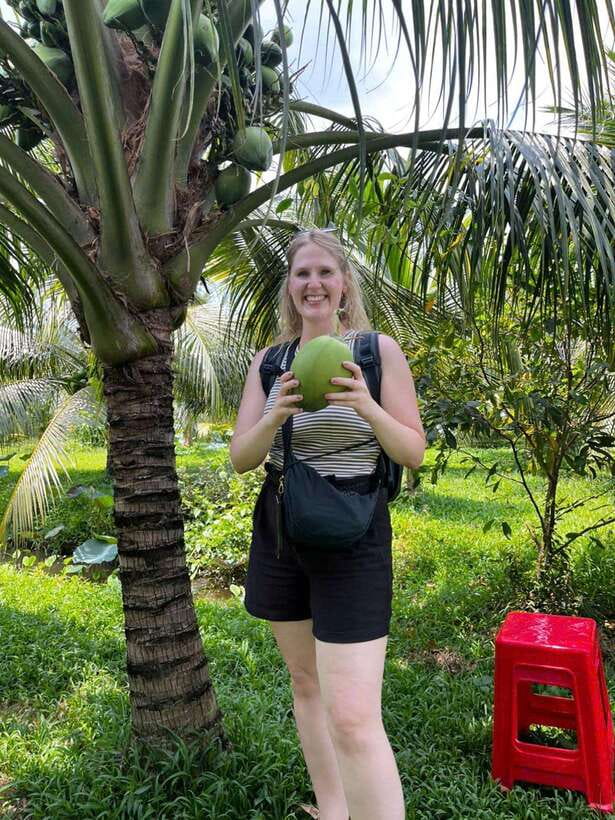 Ho Chi Minh: 1-Day Mekong Delta Tour-Floating Market & Islet - Rice vermicelli, pineapple, and life on the trading boats