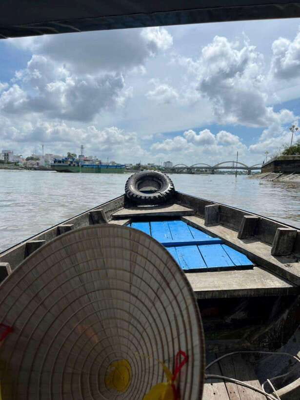 Ho Chi Minh: 1-Day Mekong Delta Tour-Floating Market & Islet - The 12 p.m. lunch and the long ride home
