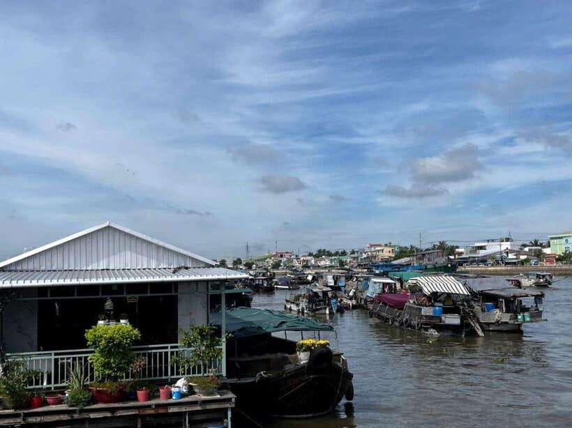 Ho Chi Minh: 1-Day Mekong Delta Tour-Floating Market & Islet - Guides, language, and group comfort