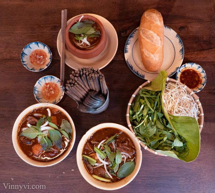 Ho Chi Minh City: Private Street Food Motorbike Tour - The first food stops: bánh xèo and bánh khọt
