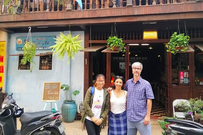 Ho Chi Minh City private walking tours with young local volunteers - Why a student guide changes the city walk