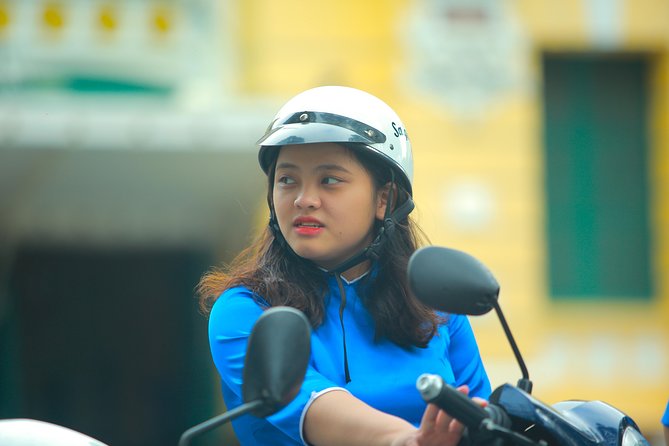 Ho Chi Minh City Tour by Motorbike with Female Riders | KissTour - Why a scooter is the right way to read Ho Chi Minh City