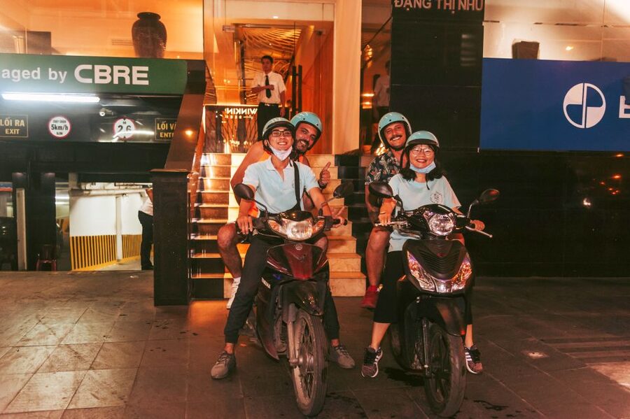 Ho Chi Minh: Private City Tour and Dinner Cruise with Buffet - Two ways to see Ho Chi Minh City after dark