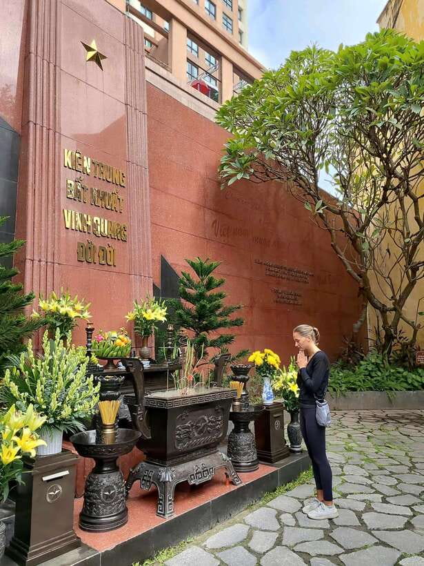 Hoa Lo Prison and Little Paris in Hanoi - Hoa Lo Prison: the most serious stop
