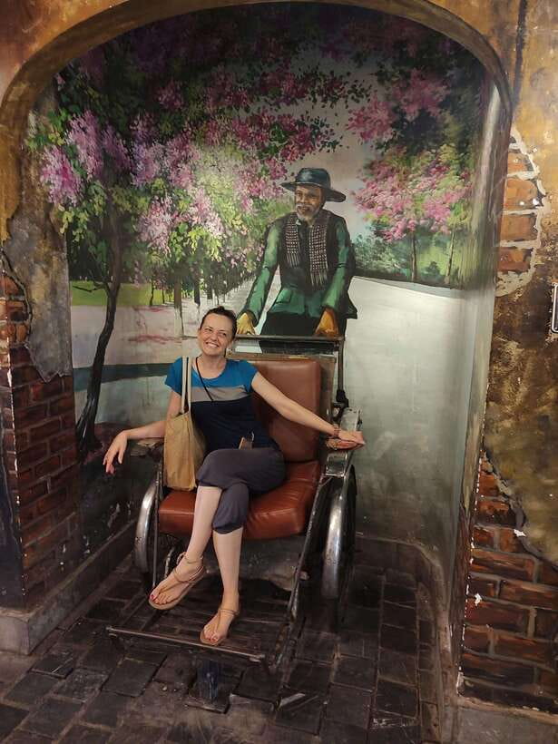 Hoa Lo Prison and Little Paris in Hanoi - Coffee, water, and the practical side of walking