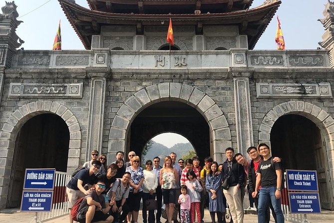 Hoa Lu - Tam Coc: Boat Trip and Bicycle Ride - Guides, group size, and the feel of the trip