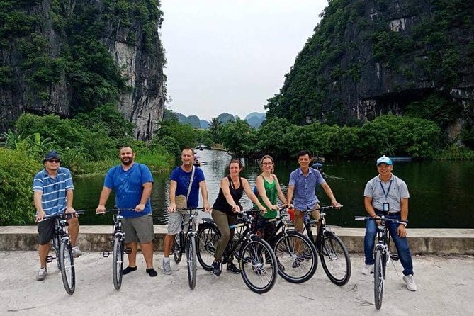 Hoa Lu - Tam Coc boat Trip and Mua Cave - Tam Coc by boat, through three limestone caves