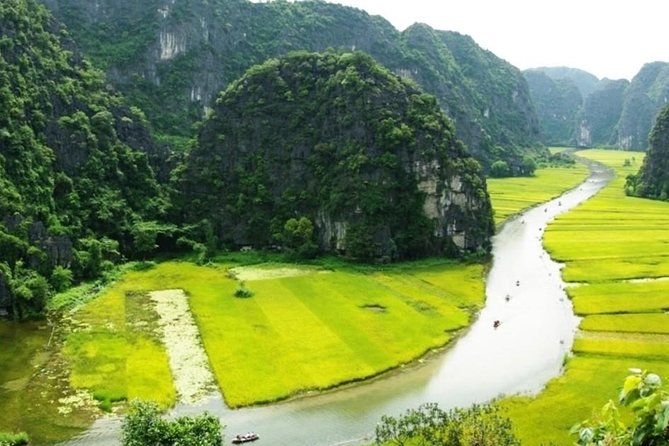 Hoa Lu Tam Coc Full-Day DELUXE Tour Including BUFFET LUNCH & River Boat Ride - The ride back to Hanoi