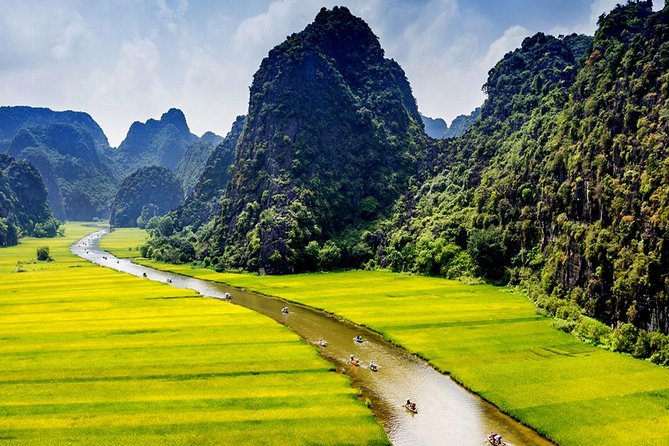 Hoa Lư Tam Coc & Mua Cave full day Including Buffets Lunch - A 90-minute sampan ride through Tam Coc