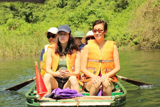 Hoa Lu Temple, Trang An boat trip & Mua Cave Mountain day trip - best selling - What the $35 price really buys you
