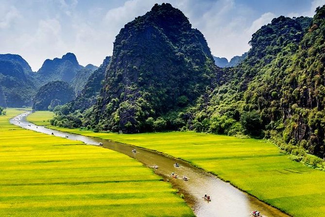 HOA LU -TRANG AN -MUA CAVE Full Day Including Boat Entrance Fees and Lunch - Lunch with Vietnamese specialties