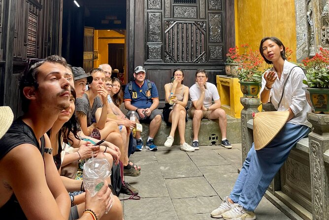 Hoi An Ancient Town Walking Tour with a Local - The Japanese Covered Bridge and its famous setting