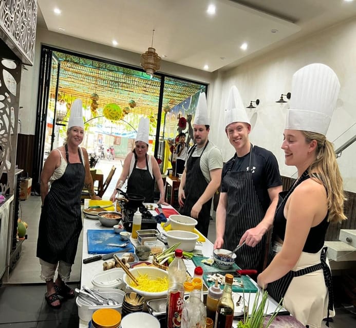 Hoi An Authentic Cooking Class with Pro Chef in Small group - A small Hoi An class with real time at the stove