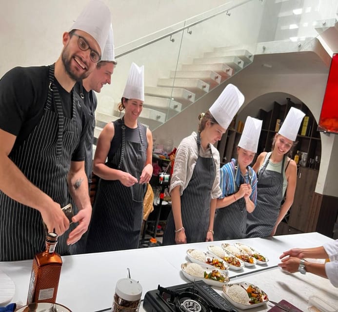 Hoi An Authentic Cooking Class with Pro Chef in Small group - Building a Hanoi-style beef or chicken noodle soup