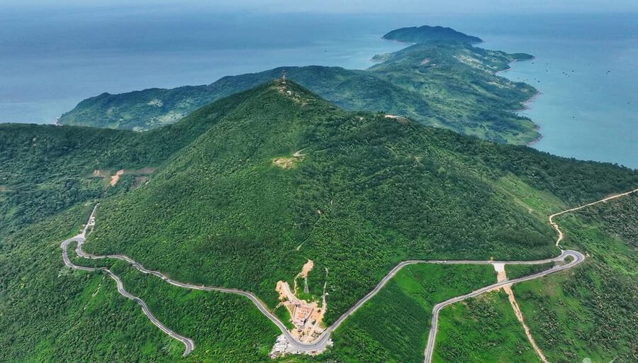 Hoi An/Da Nang : Golden Bridge , Marble Mt & Lady Buddha - The Golden Bridge at Ba Na Hills
