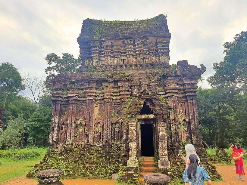 Hoi An/Da Nang: My Son Sanctuary - Golden Bridge by Car - Is $13 good value?