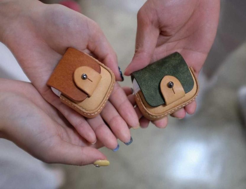 Hoi An: Handmade Leather Crafts Workshop (Starter Course) - Making a souvenir instead of buying one