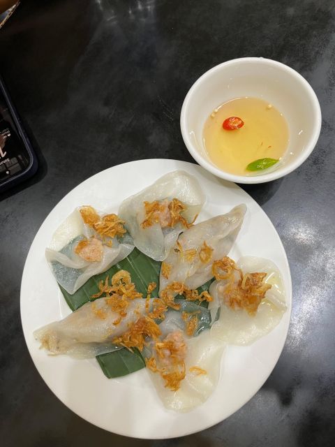 Hoi An hiden food adventure - Cao Lau, old wells, and Hoi An’s signature noodle dish