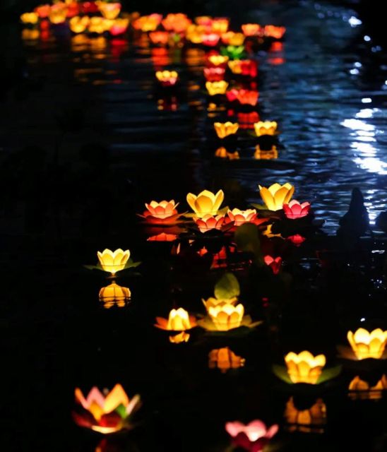 Hoi An : Hoai River Boat Trip by Night and Floating Lantern - What the 10 to 15-minute cruise feels like