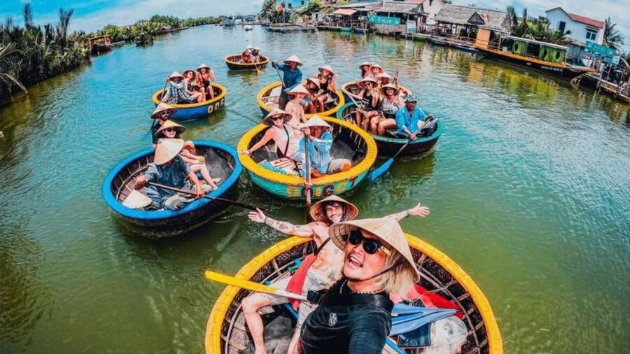 Hoi An: Hoi An Basket Boat Ride in Water Coconut Forest - Starting points at Tram Tran Coconut or Nông Thôn Travel