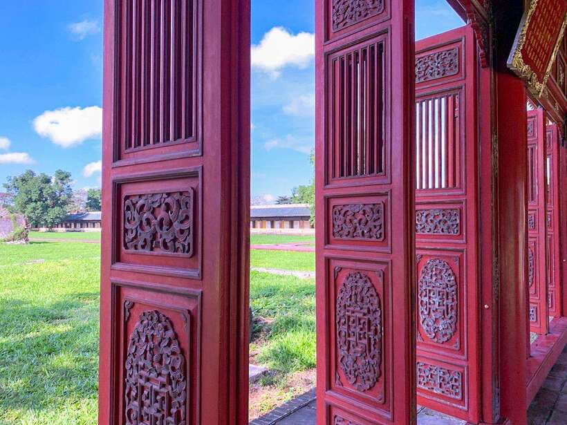 Hoi An: Imperial Hue And Scenic Hai Van Pass Discovery Tour - Hai Van Pass, bunkers, and the first view of Hue