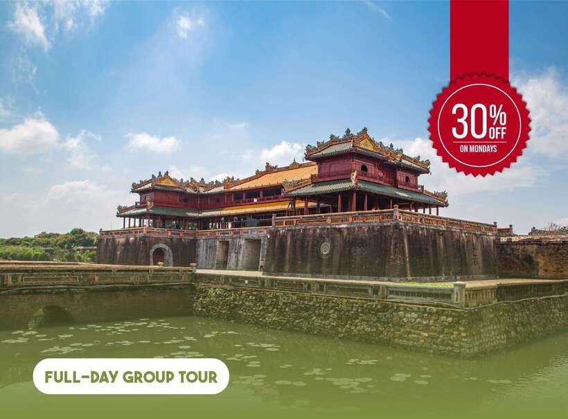 Hoi An: Imperial Hue And Scenic Hai Van Pass Discovery Tour - Lunch at Y Thao Garden