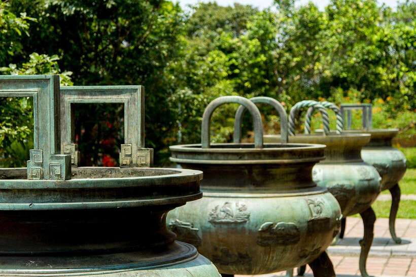 Hoi An: Imperial Hue And Scenic Hai Van Pass Discovery Tour - Thien Mu Pagoda and the Perfume River