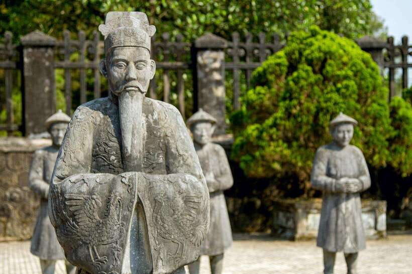 Hoi An: Imperial Hue And Scenic Hai Van Pass Discovery Tour - Booking value, clothing, and practical planning