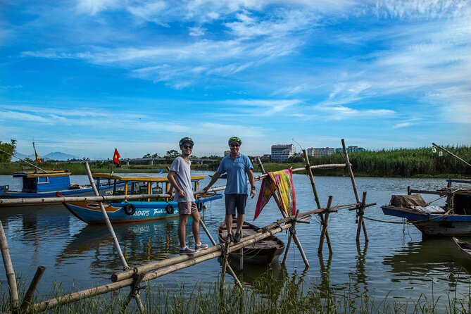 Hoi An: Morning Countryside Tour by Bike - Guide Quality and Group Size