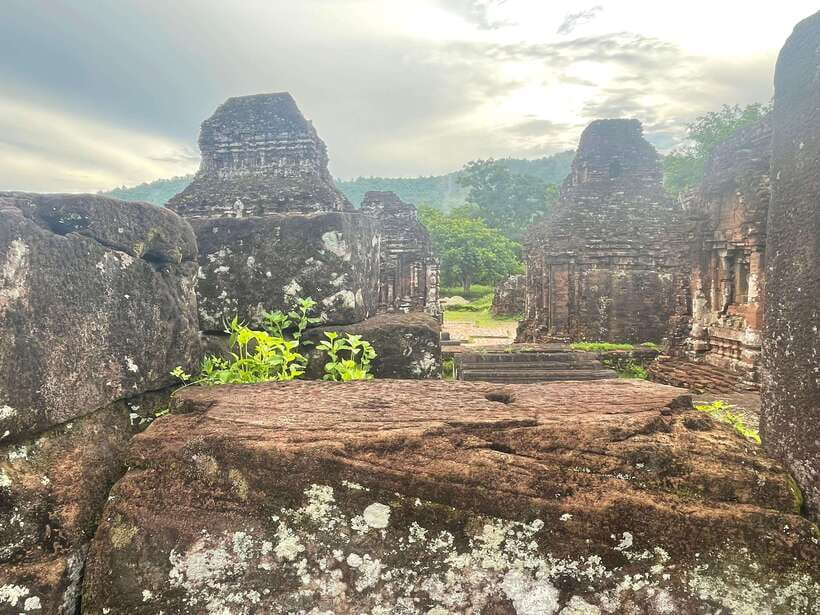 Hoi An: My Son Ruins: Guide-Bus-Boat-Cultural Show-Lunch - Who Will Get the Most From This Tour?