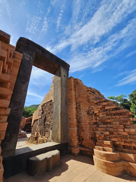 Hoi An: My Son Sanctuary & Sunset River Cruise BBQ or Banhmi - The 40-minute transfer to the pier