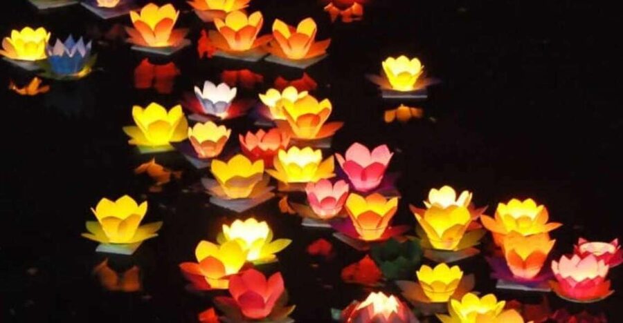 Hoi An: Night Boat Trip and Release Lantern at Hoai River - The best views come from the riverbank as much as the boat