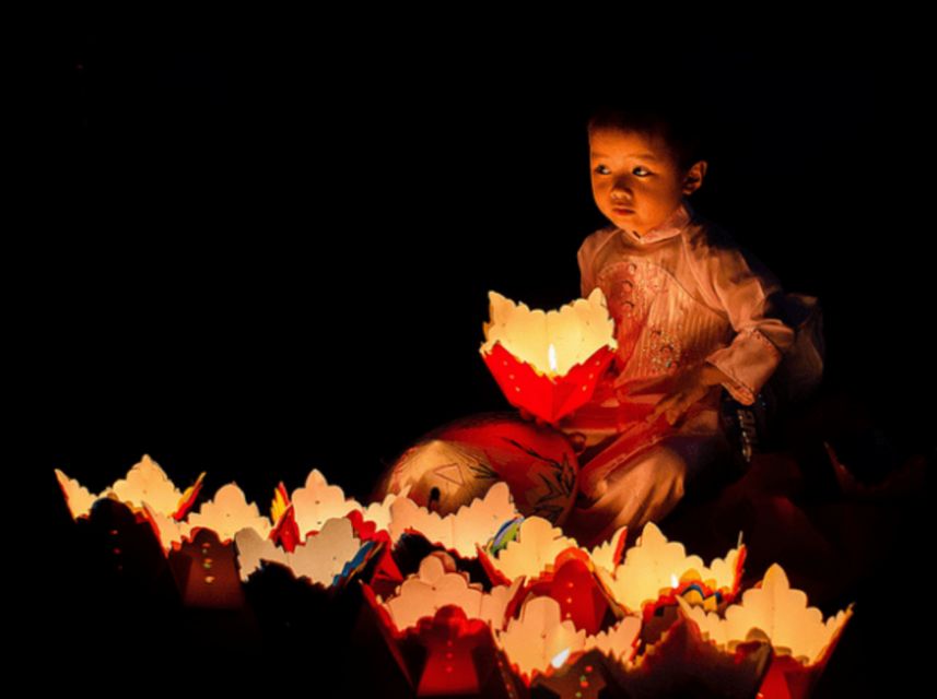 Hoi An: Night Boat Trip and Release Lantern at Hoai River - Extending the evening at Hoi An’s night market