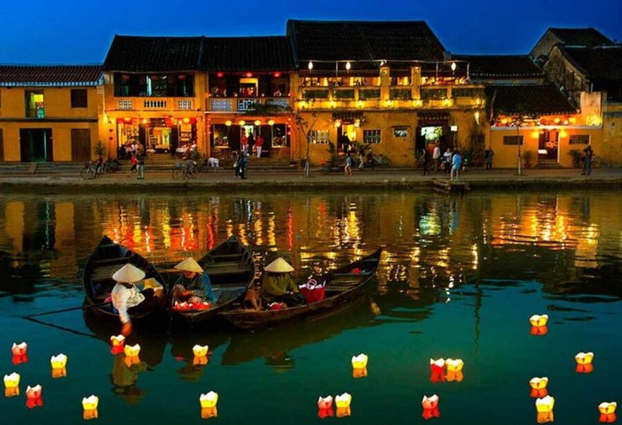 Hoi An: Night Boat Trip and Release Lantern at Hoai River - Finding the meeting point at 140 Tran Phu Street