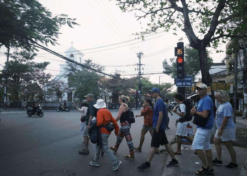Hoi An Off the Map – Walking Tour in the Backstreets - Eating Bánh Mì and Local Cakes
